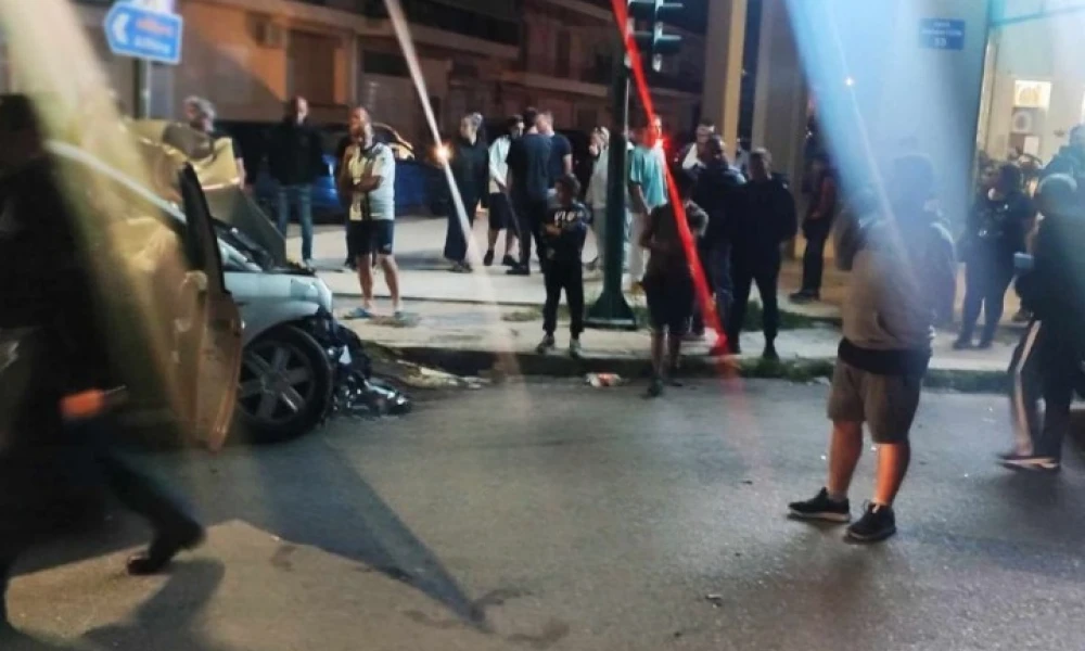 Σοβαρό τροχαίο με 4 τραυματίες στη Χαλκίδα - Επιτέθηκαν στον οδηγό του ενός ΙΧ μετά τη σύγκρουση